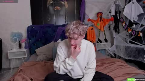 TrevorBenson online show from 10/22/25, 03:07