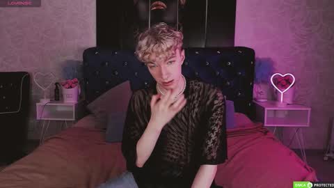 TrevorBenson online show from 11/11/25, 04:23