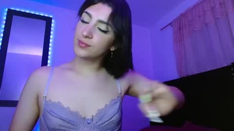 triana_damelio online show from 09/19/25, 11:22