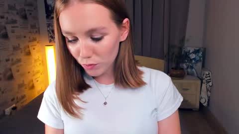Snapshot of trinahillier chatting on 10/13/25, 06:41 Bubbles online show from 10/13/25, 06:41