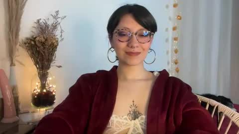 Snapshot of trinitysecrets chatting on 11/16/25, 05:29 trinitysecrets online show from 11/16/25, 05:29