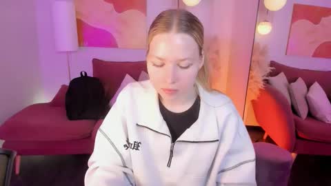 Snapshot of triplesec_ chatting on 10/17/25, 01:25 Tasya online show from 10/17/25, 01:25