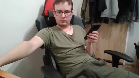 trisakk online show from 11/18/25, 08:57