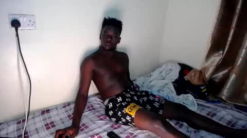 Snapshot of trisboo5 chatting on 02/24/25, 09:32 Trisboo5 online show from 02/24/25, 09:32