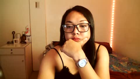 Snapshot of trishakera chatting on 02/21/25, 04:37 trisha online show from 02/21/25, 04:37