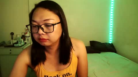 Snapshot of trishakera chatting on 02/28/25, 11:45 trisha online show from 02/28/25, 11:45