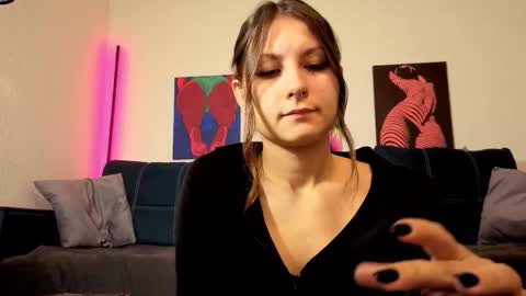 Snapshot of trixibell chatting on 09/18/25, 04:25 trixibell online show from 09/18/25, 04:25