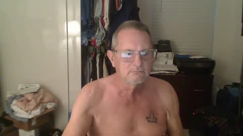 Snapshot of troffer1020 chatting on 01/13/25, 10:56 Troffer online show from 01/13/25, 10:56