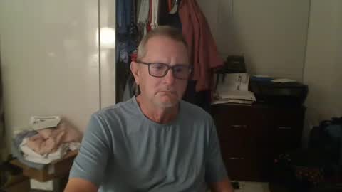 Snapshot of troffer1020 chatting on 01/16/25, 12:02 Troffer online show from 01/16/25, 12:02