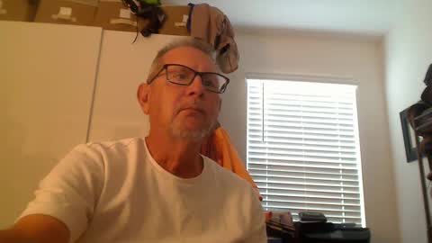 Snapshot of troffer1020 chatting on 03/04/25, 11:00 Troffer online show from 03/04/25, 11:00