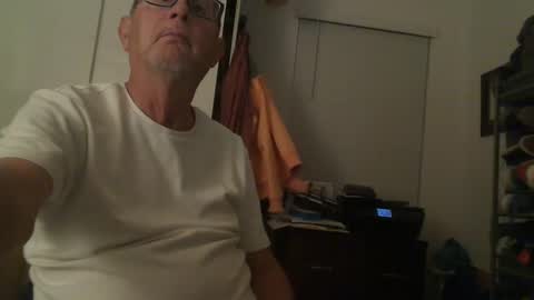 Snapshot of troffer1020 chatting on 03/05/25, 06:01 Troffer online show from 03/05/25, 06:01