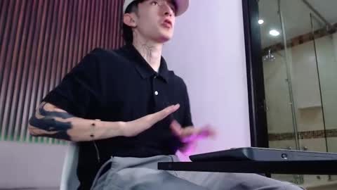 Troy online show from 09/30/25, 07:19