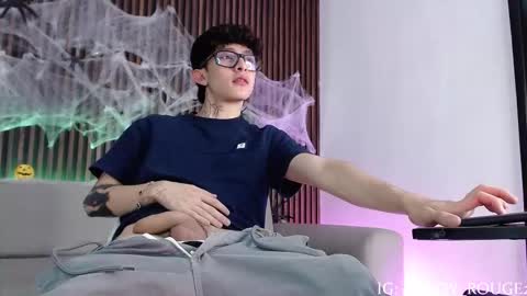 Troy online show from 10/17/25, 07:16