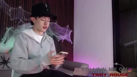 Troy online show from 10/22/25, 07:13