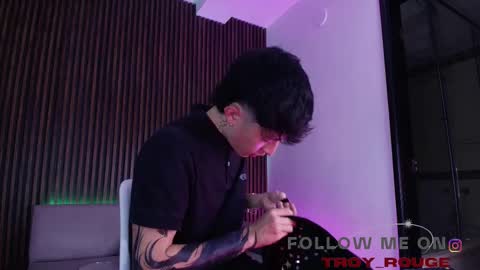 Troy online show from 11/07/25, 07:25