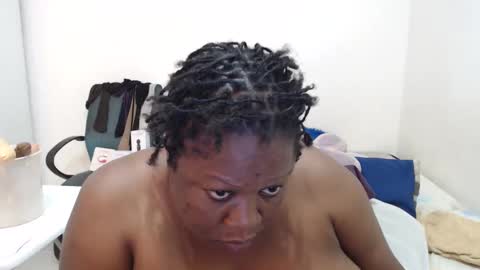 Snapshot of truebella30 chatting on 01/06/25, 12:24 TrueBella30 online show from 01/06/25, 12:24