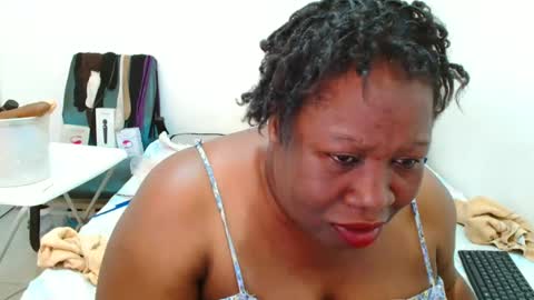 Snapshot of truebella30 chatting on 09/12/25, 10:04 TrueBella30 online show from 09/12/25, 10:04