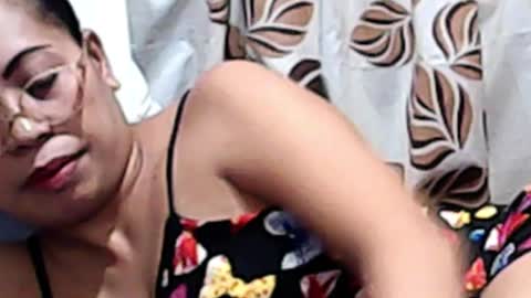 Snapshot of truefilipinabeauty chatting on 10/02/25, 12:06 emily online show from 10/02/25, 12:06