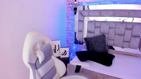 Snapshot of truelove_art chatting on 12/11/24, 02:54 online show from 12/11/24, 02:54