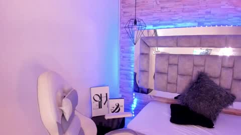 Snapshot of truelove_art chatting on 12/12/24, 11:40 online show from 12/12/24, 11:40