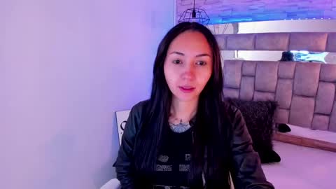 Snapshot of truelove_art chatting on 12/18/24, 12:07 online show from 12/18/24, 12:07