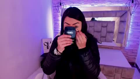 Snapshot of truelove_art chatting on 01/13/25, 12:02 online show from 01/13/25, 12:02