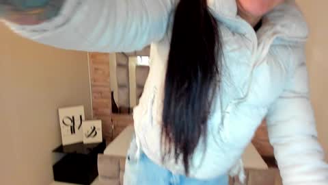 Snapshot of truelove_art chatting on 01/21/25, 12:07 online show from 01/21/25, 12:07