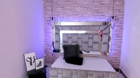 Snapshot of truelove_art chatting on 02/04/25, 12:11 online show from 02/04/25, 12:11