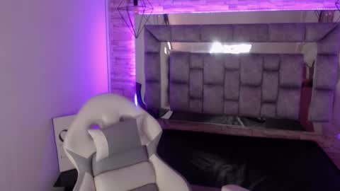 Snapshot of truelove_art chatting on 02/10/25, 12:29 online show from 02/10/25, 12:29