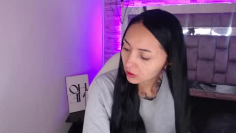 Snapshot of truelove_art chatting on 02/11/25, 12:16 online show from 02/11/25, 12:16