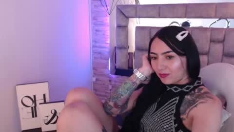 Snapshot of truelove_art chatting on 02/17/25, 02:48 online show from 02/17/25, 02:48