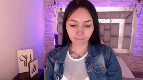 Snapshot of truelove_art chatting on 02/21/25, 11:55 online show from 02/21/25, 11:55