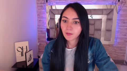 Snapshot of truelove_art chatting on 02/21/25, 06:15 online show from 02/21/25, 06:15