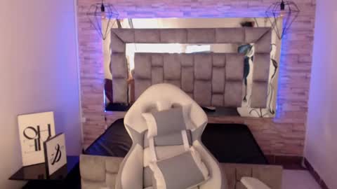 Snapshot of truelove_art chatting on 02/22/25, 01:46 online show from 02/22/25, 01:46