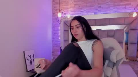 Snapshot of truelove_art chatting on 02/27/25, 05:58 online show from 02/27/25, 05:58