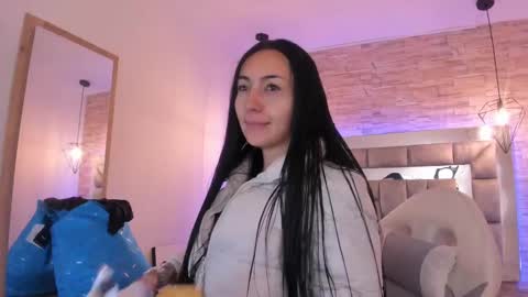 Snapshot of truelove_art chatting on 03/04/25, 12:01 online show from 03/04/25, 12:01