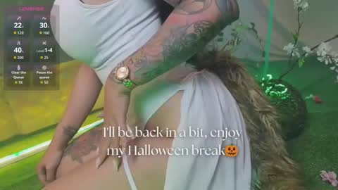 Snapshot of truelove_art chatting on 10/11/25, 11:42 online show from 10/11/25, 11:42