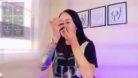 Snapshot of truelove_art chatting on 10/22/25, 12:49 online show from 10/22/25, 12:49