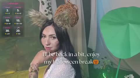 Snapshot of truelove_art chatting on 10/23/25, 12:26 online show from 10/23/25, 12:26