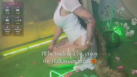 Snapshot of truelove_art chatting on 11/05/25, 11:54 online show from 11/05/25, 11:54