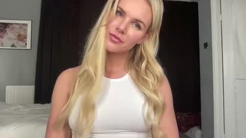 ts britneyx online show from 09/25/25, 11:52