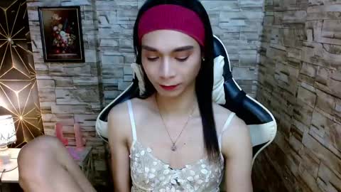 Snapshot of tscumbitch chatting on 01/18/25, 08:30 Tina online show from 01/18/25, 08:30