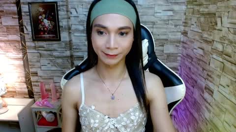 Snapshot of tscumbitch chatting on 02/17/25, 06:59 Tina online show from 02/17/25, 06:59