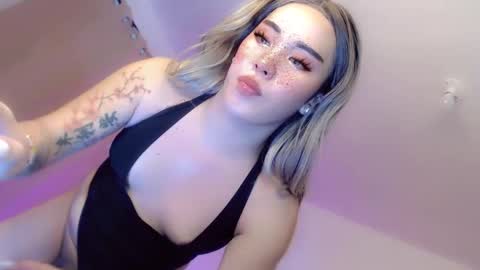 Snapshot of tsgirl_julian69 chatting on 12/21/24, 10:30 Julian online show from 12/21/24, 10:30