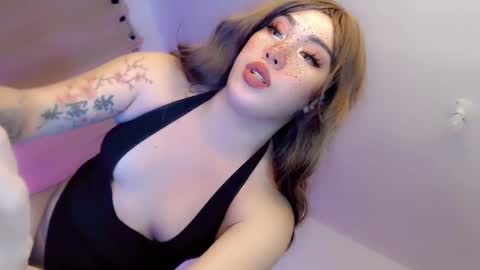 Snapshot of tsgirl_julian69 chatting on 12/25/24, 06:09 Julian online show from 12/25/24, 06:09