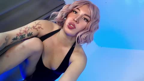 Snapshot of tsgirl_julian69 chatting on 02/24/25, 06:47 Julian online show from 02/24/25, 06:47