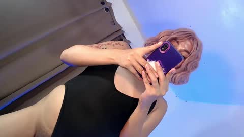 Snapshot of tsgirl_julian69 chatting on 02/24/25, 10:14 Julian online show from 02/24/25, 10:14