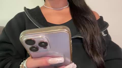 Snapshot of tsj777 chatting on 10/08/25, 06:27 tsj777 online show from 10/08/25, 06:27