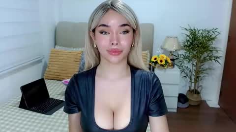 Graciella online show from 10/31/25, 05:41