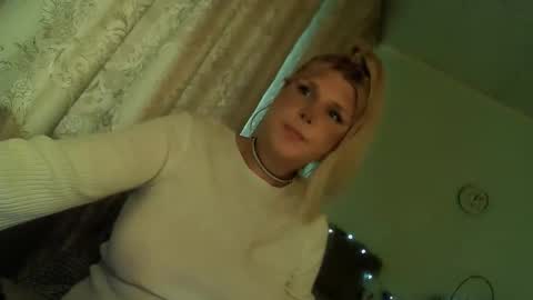 Annika online show from 10/21/25, 09:10